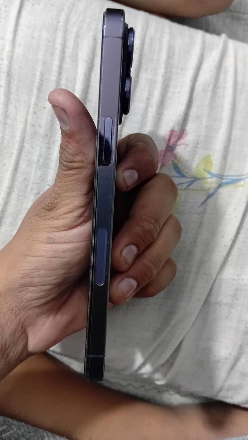 Apple iPhone 14 Pro Max 4