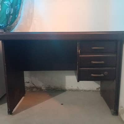 OFFICE WORK TABLE USED IN HOUSE EVERY GOOD CONDITION
