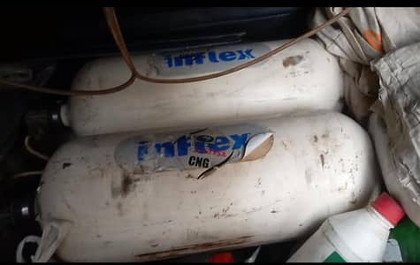 santro cng 2/cylinders please read add