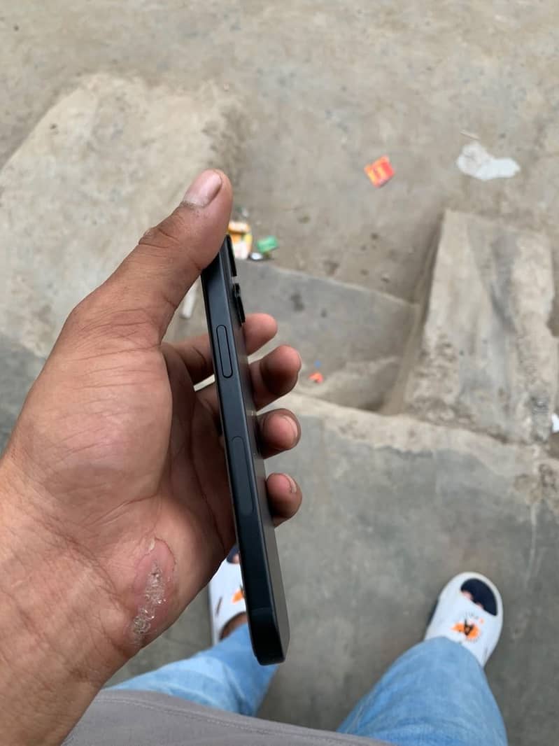 Apple iPhone 15 2