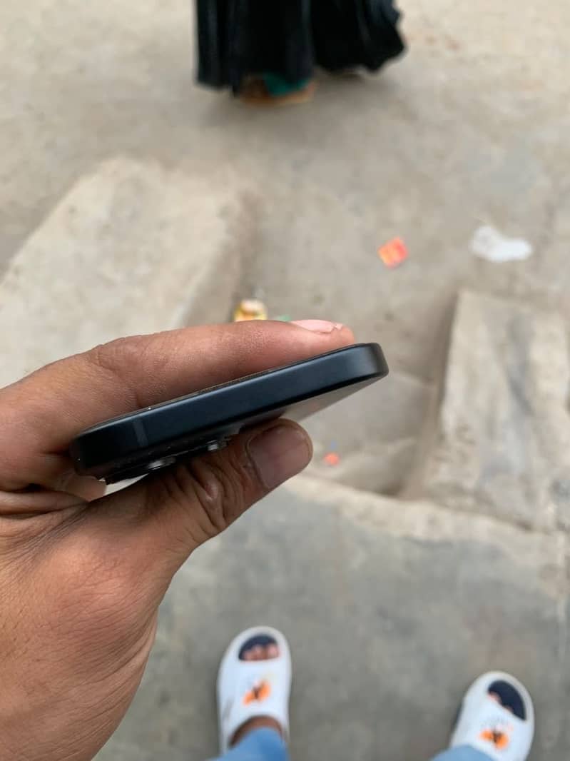 Apple iPhone 15 3