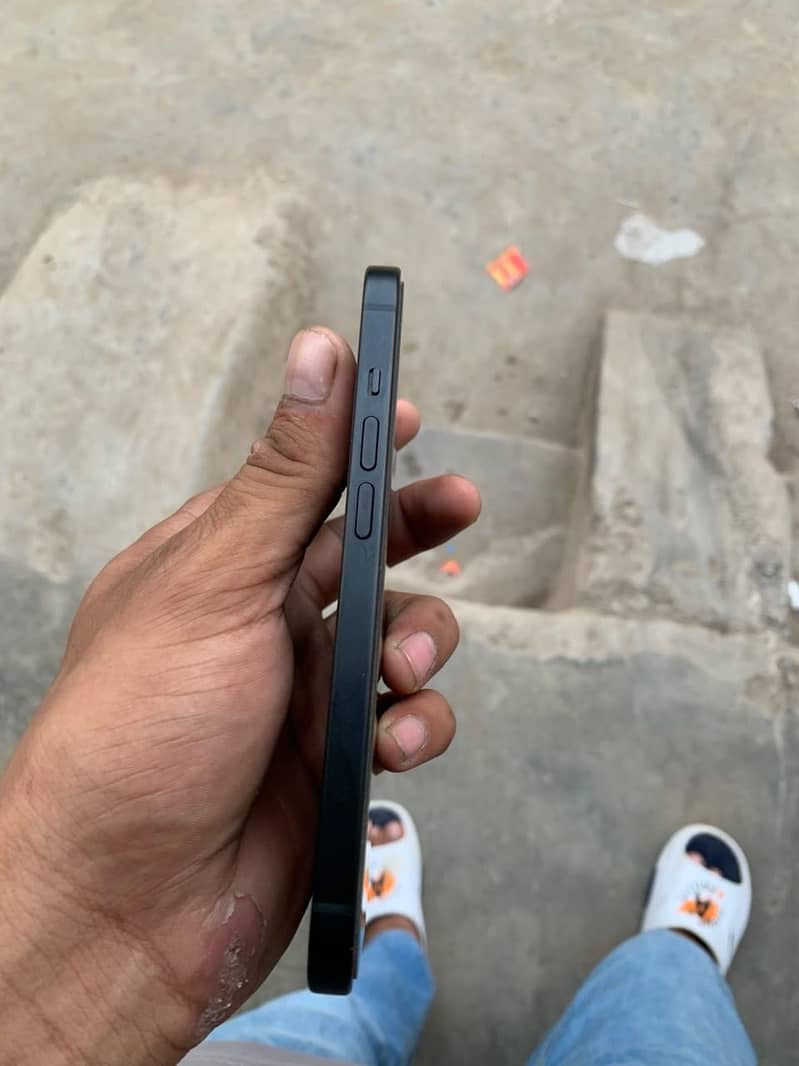 Apple iPhone 15 6