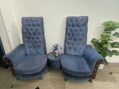 High back Chairs with round table