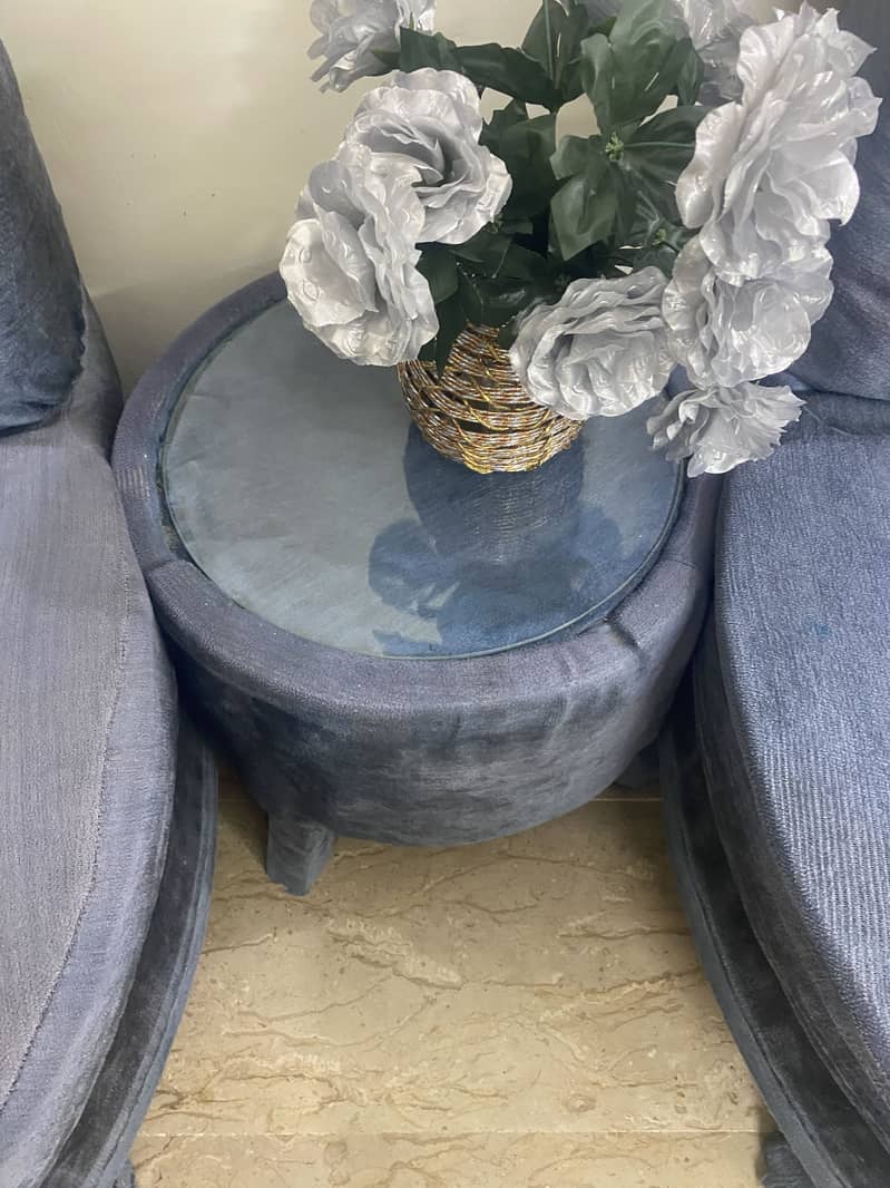High back Chairs with round table 2