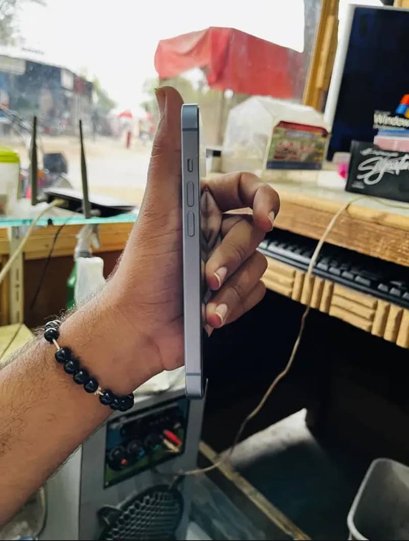 Apple iPhone 14 2