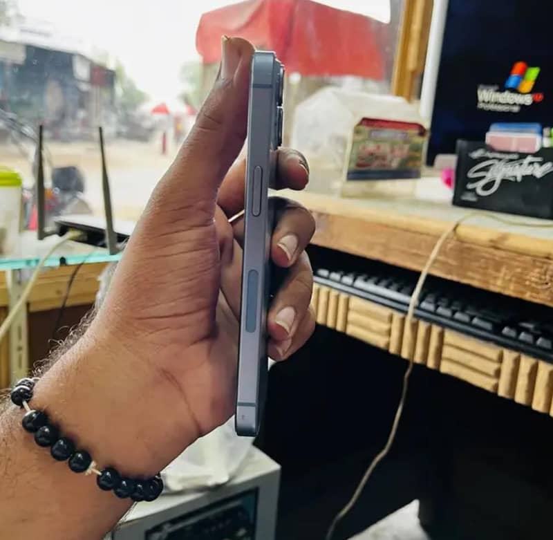 Apple iPhone 14 3