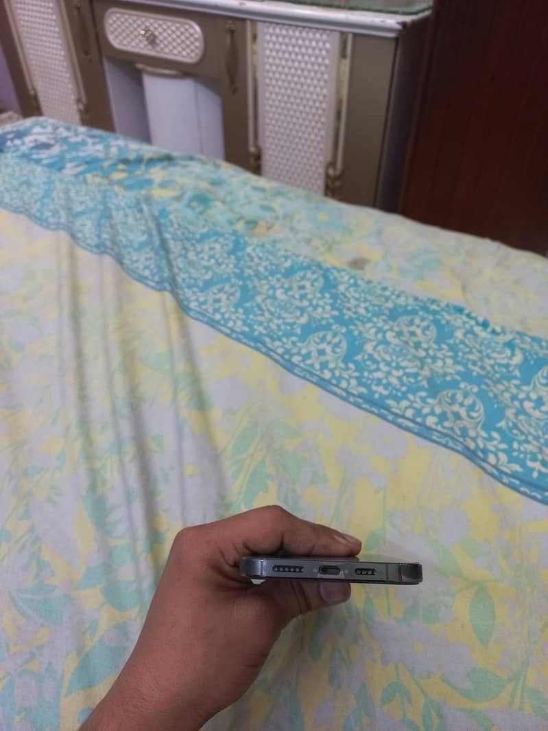 Apple iPhone 13 Pro Max 3