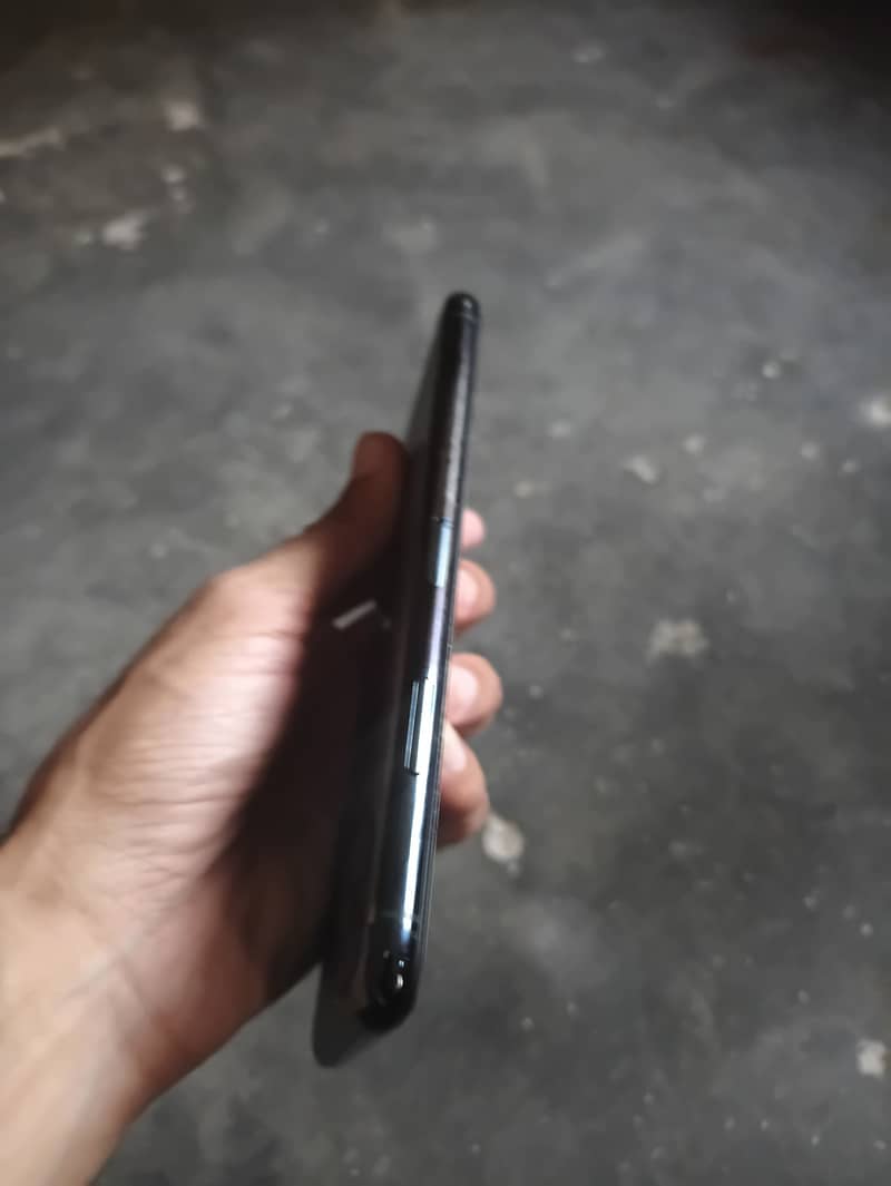 Apple iPhone 11 Pro Max 2