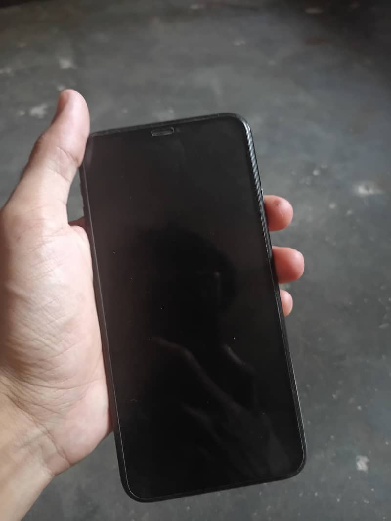 Apple iPhone 11 Pro Max 4