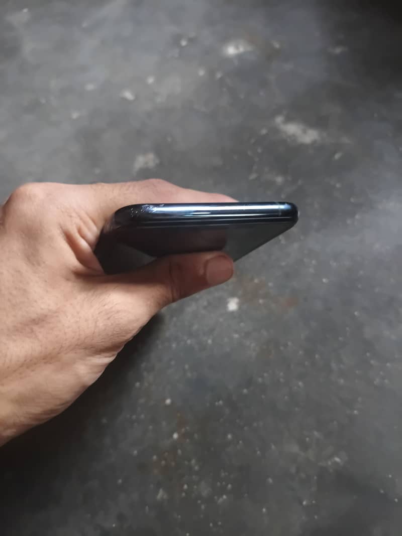 Apple iPhone 11 Pro Max 6