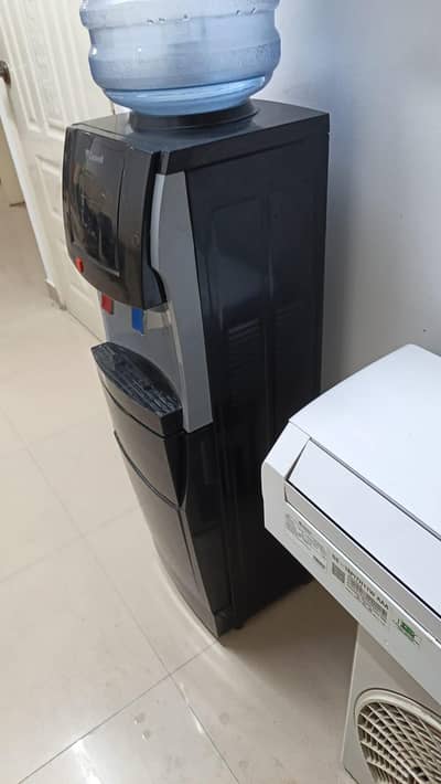 URGENT WATER DISPENSER FOR SALE