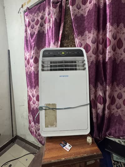Skywood Portable Ac 1 ton heat and cool both for sale 03108869236
