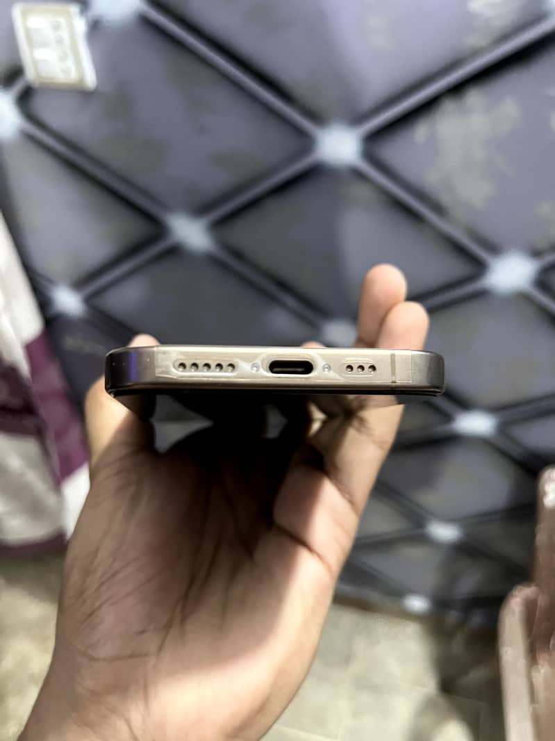 Apple iPhone 16 Pro 6