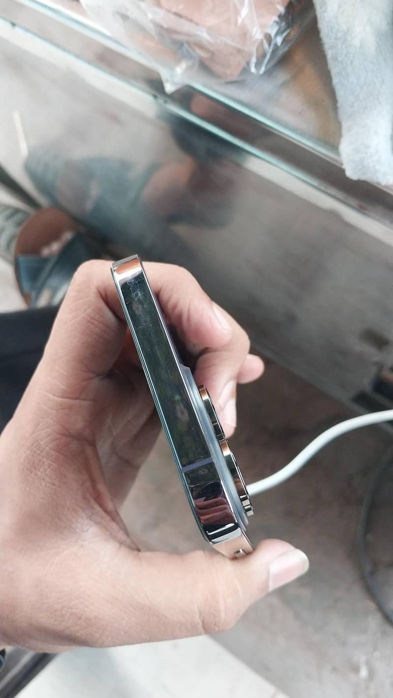 Apple iPhone 14 Pro Max 5