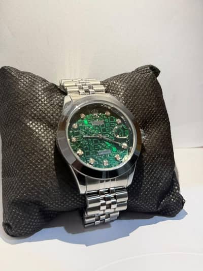 mens wear watch with great dial color