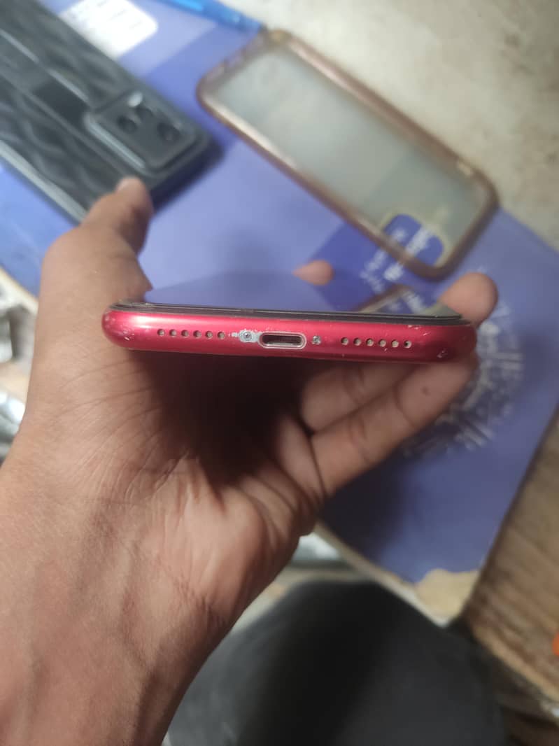 Apple iPhone 11 3
