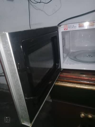 microwave oven