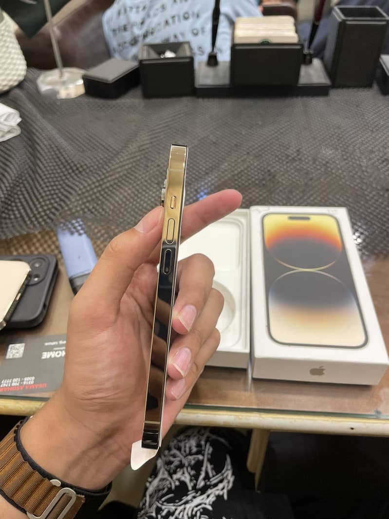 Apple iPhone 14 Pro 2