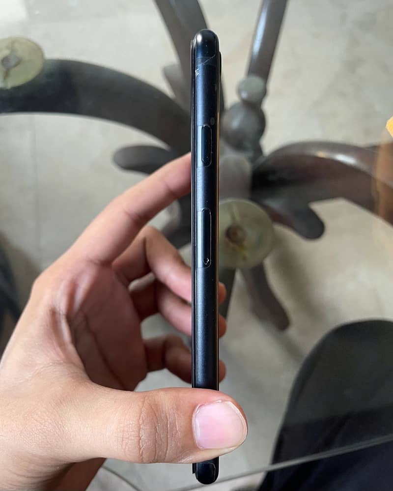 Apple iPhone SE 3rd generation JV 4