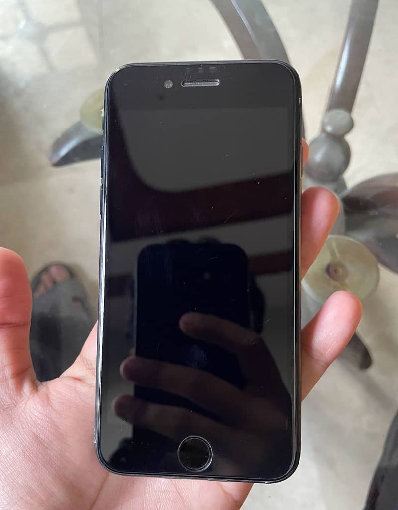 Apple iPhone SE 3rd generation JV 5