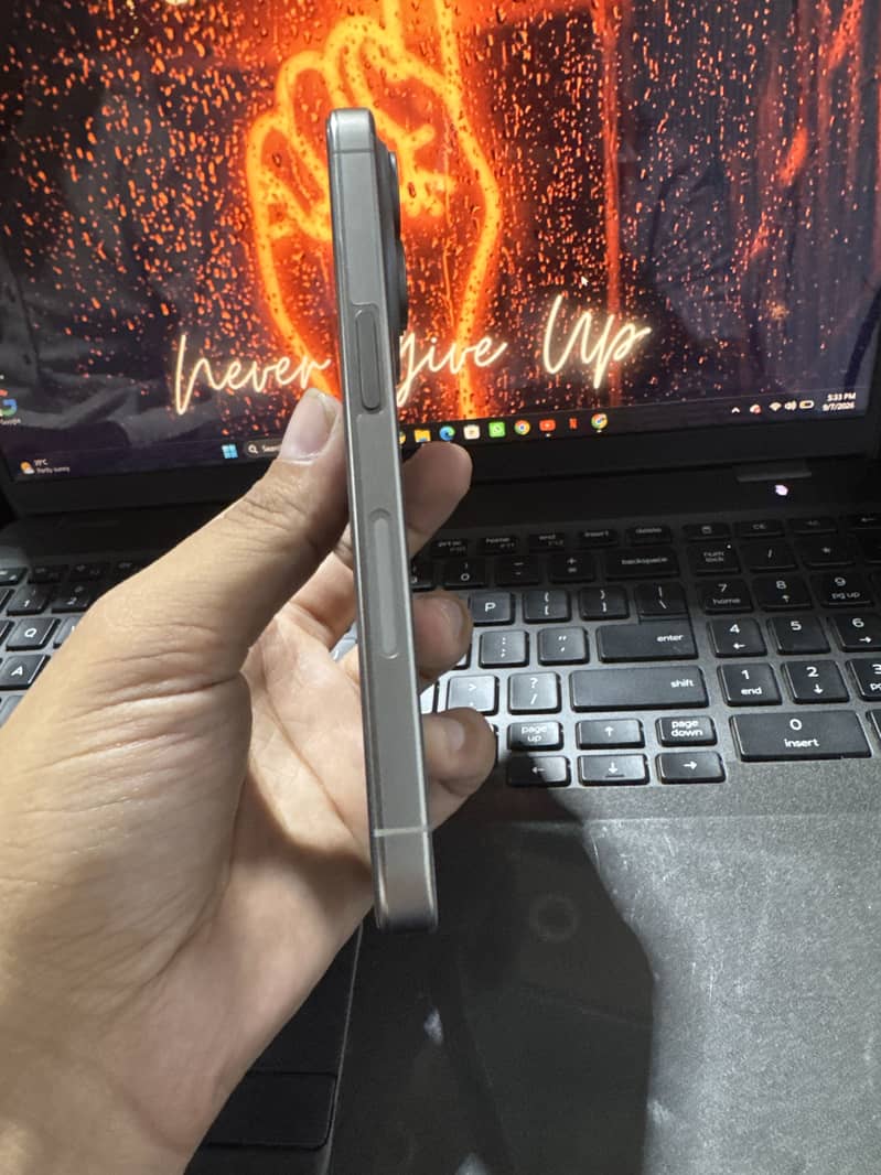 Apple iPhone 15 Pro 1