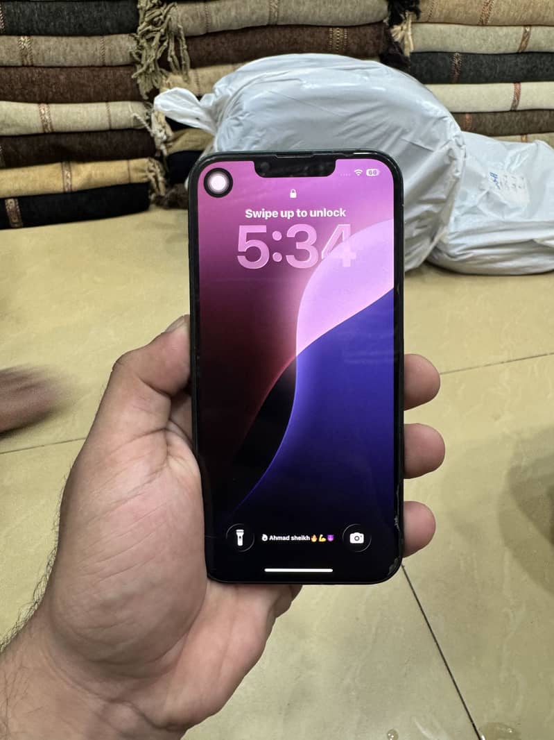 Apple iPhone 13 4