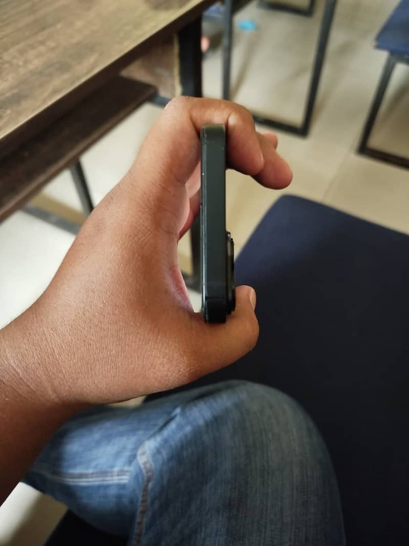Apple iPhone 14 2