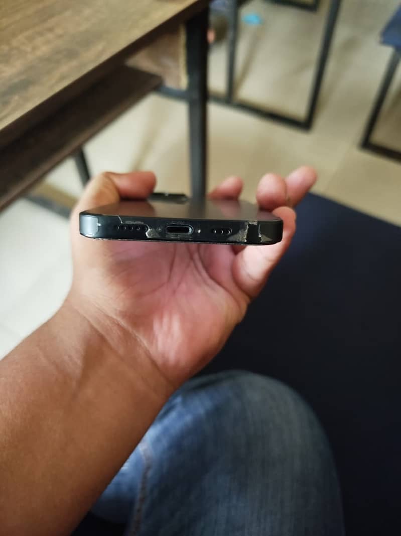 Apple iPhone 14 3