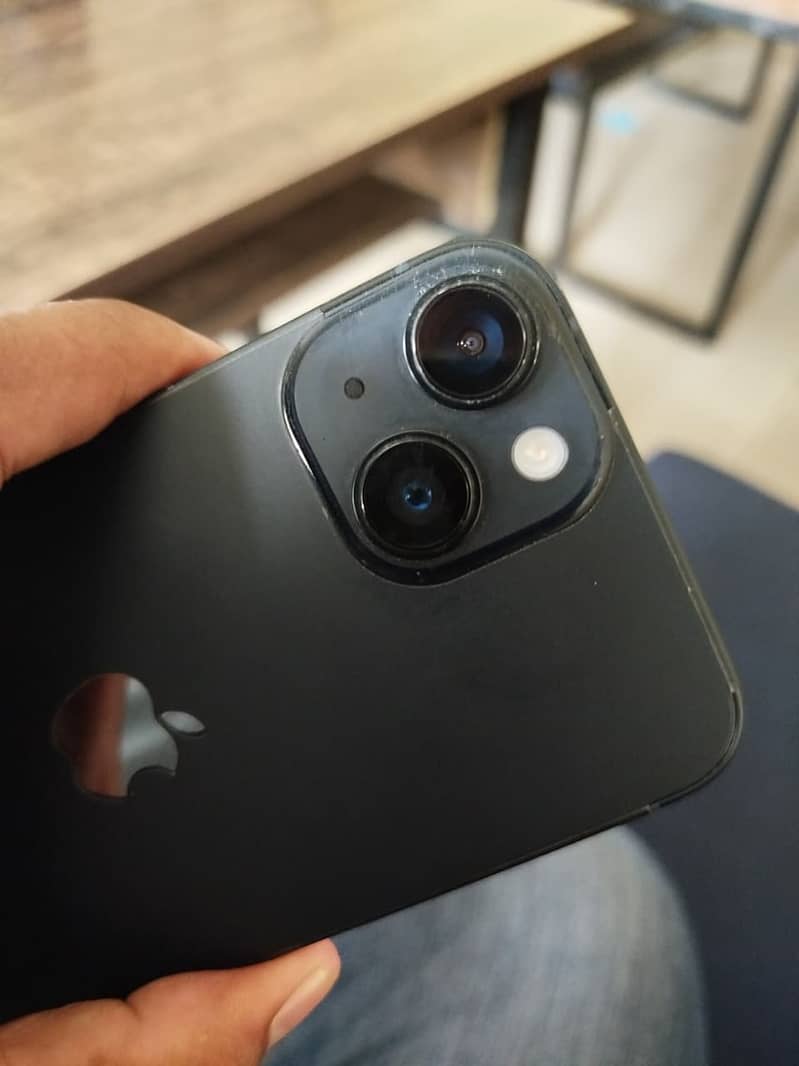 Apple iPhone 14 4