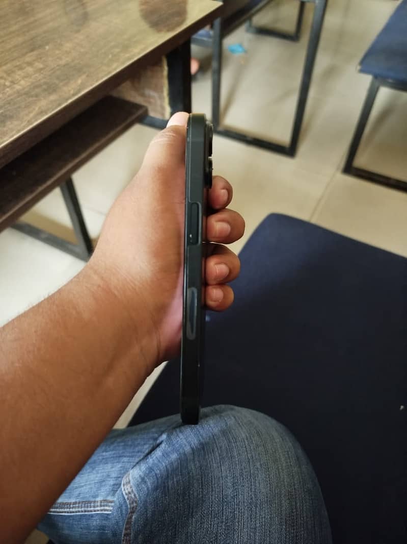 Apple iPhone 14 6