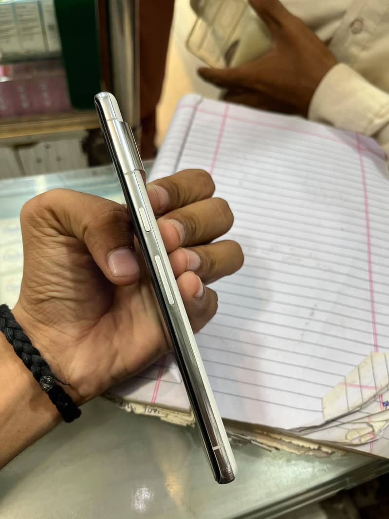 Google Pixel 7 Pro 4