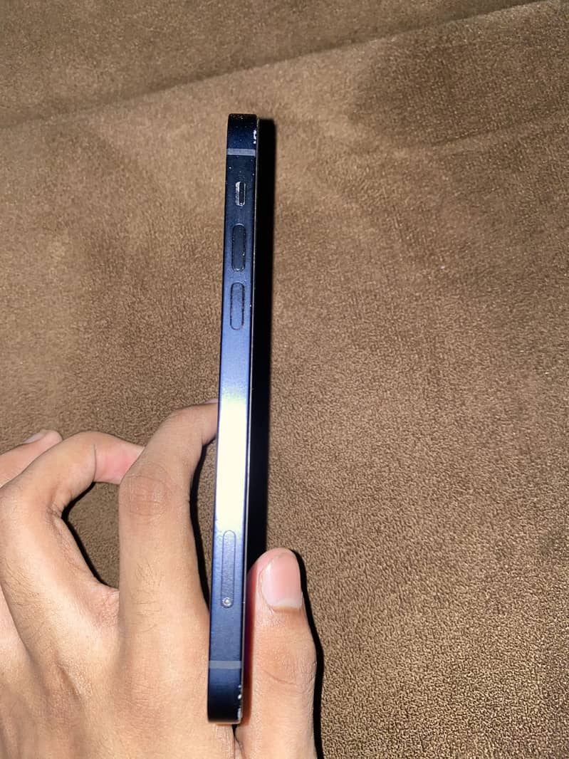Iphone 12 4