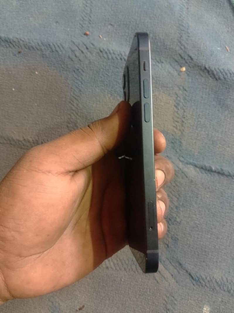 Apple iPhone 12 2