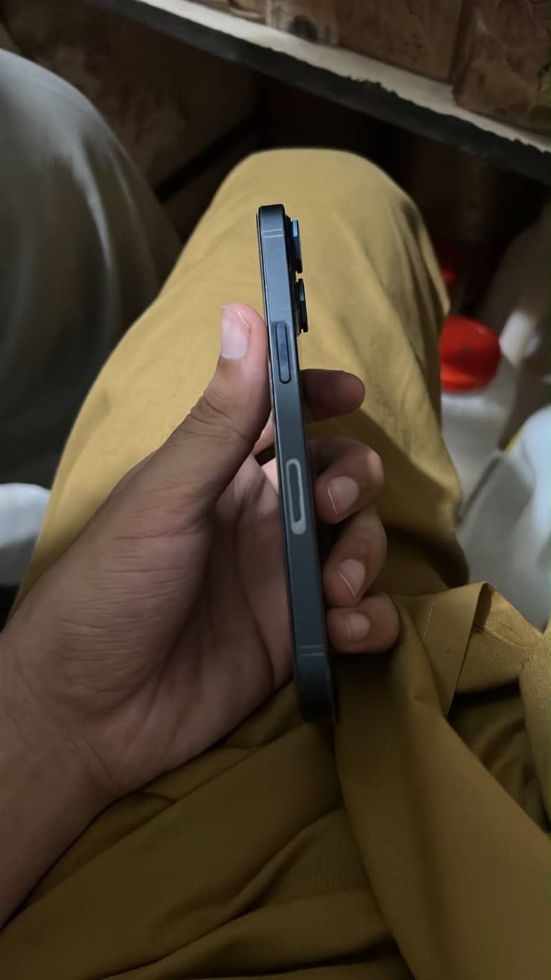 Apple iPhone 13 1