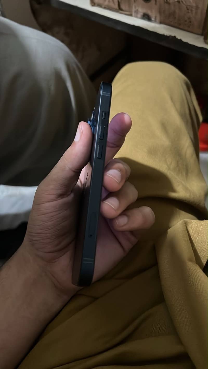 Apple iPhone 13 3