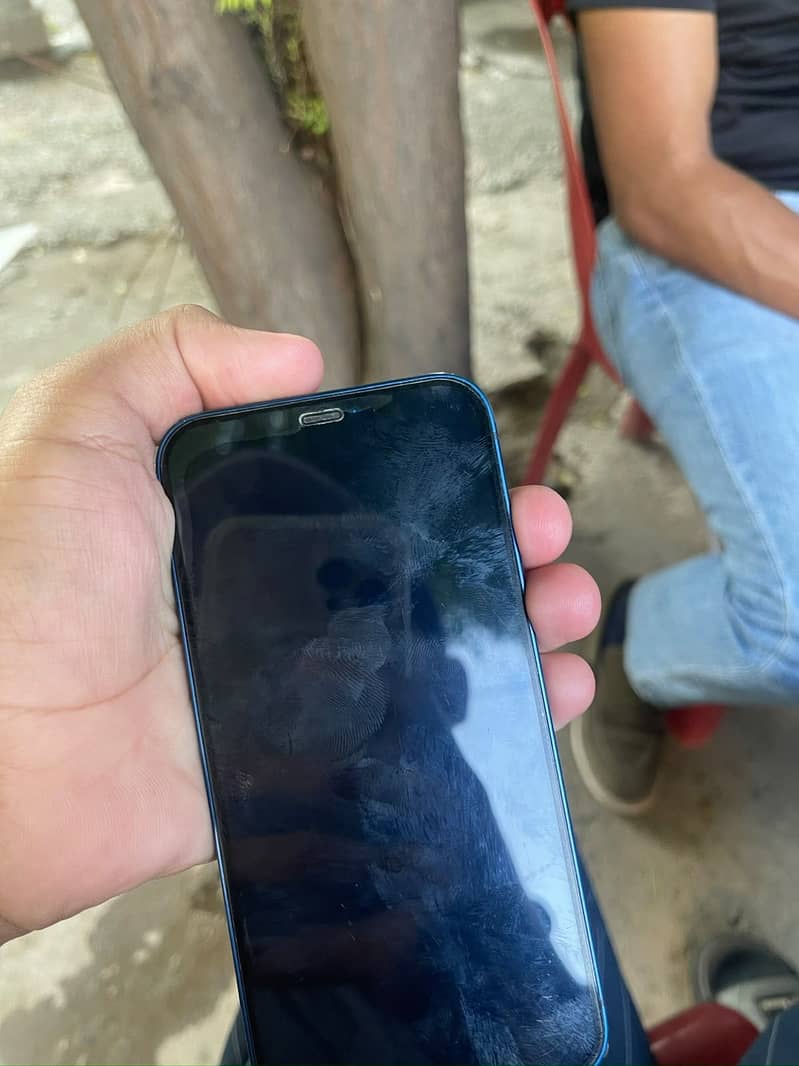 Apple iPhone 12 6