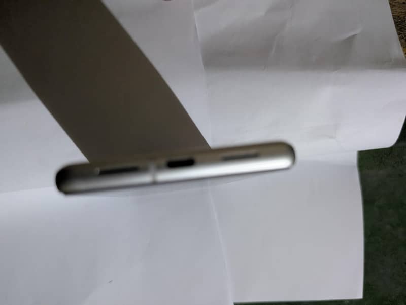 Google Pixel 7 4
