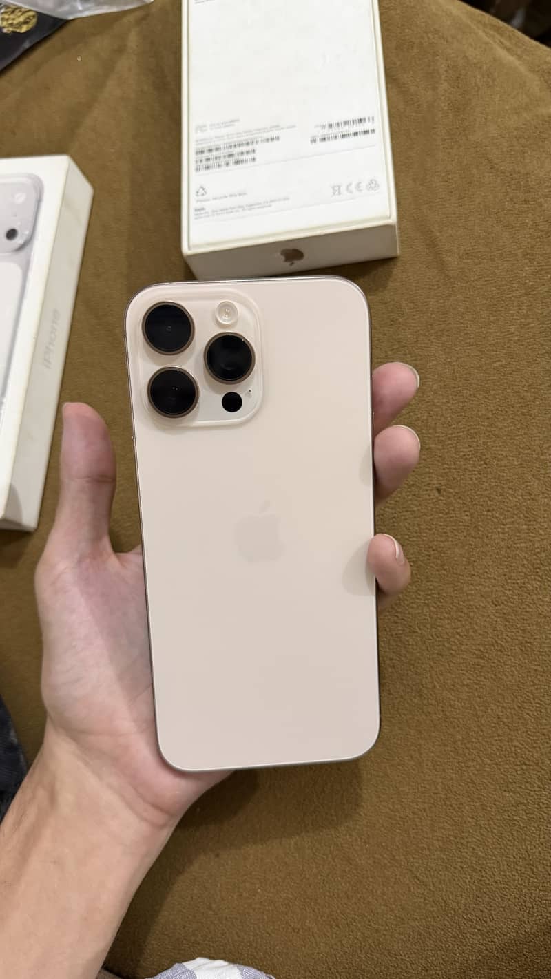Apple iPhone 16 Pro Max 1