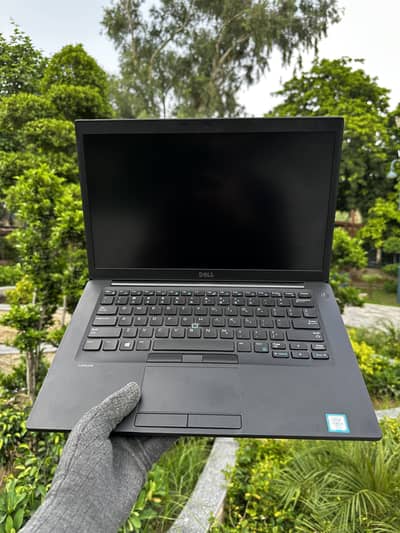 Dell 7480 5480 i5 7th gen 8/256 with chgr