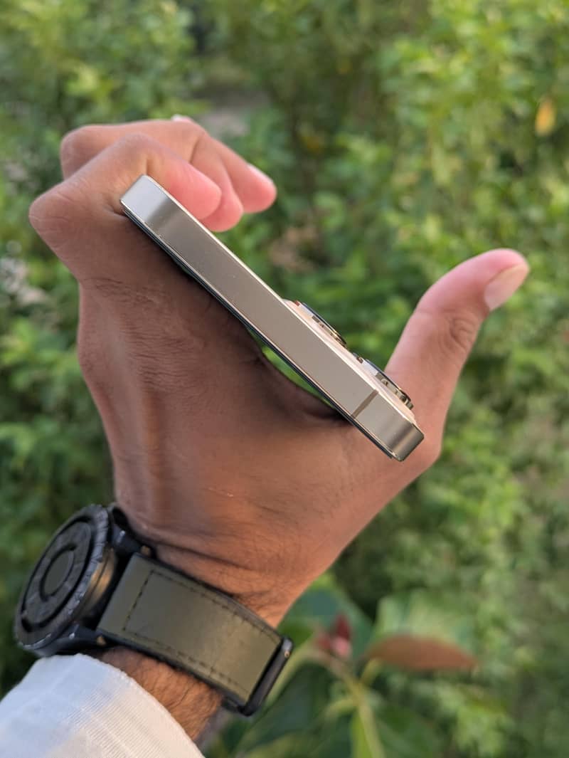 Mobile 4