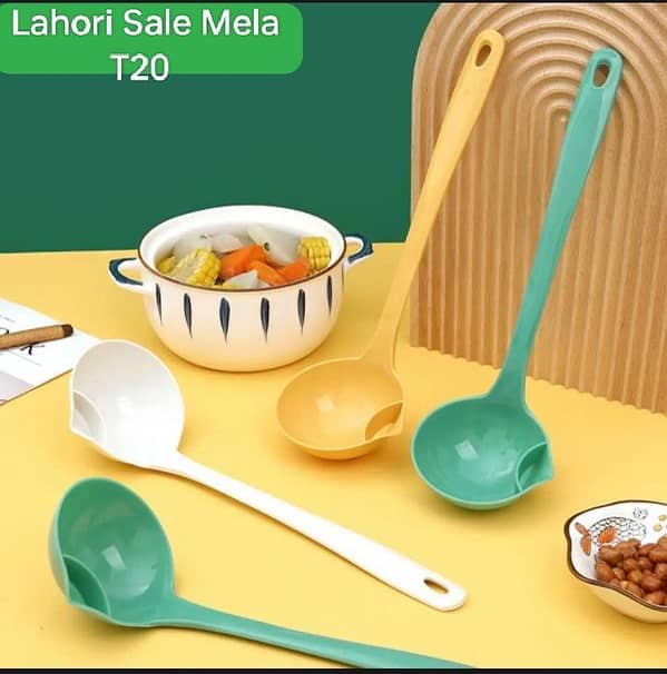 Grease Filtering Spoon - Plastic Oil Separator Ladle for Cooking, Kitchen Colander and Soup Oil Separator