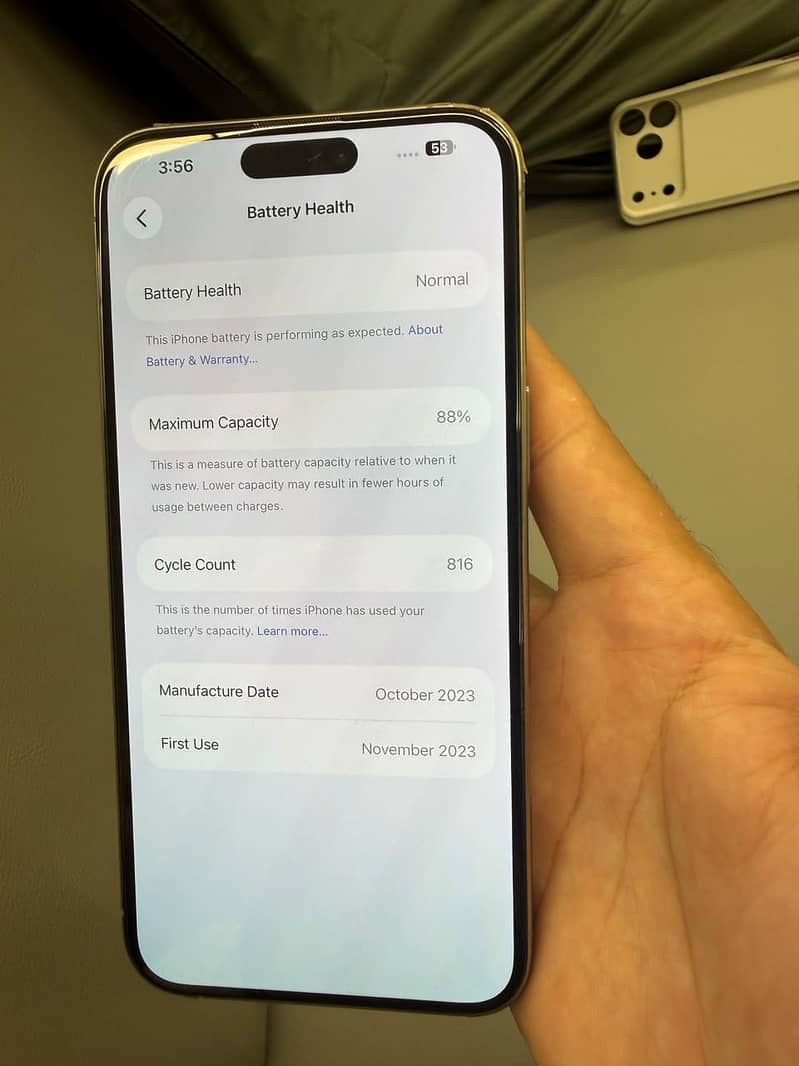 Apple iPhone 15 Pro Max 4