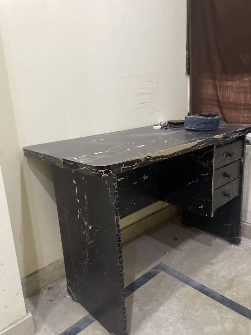 small table 0