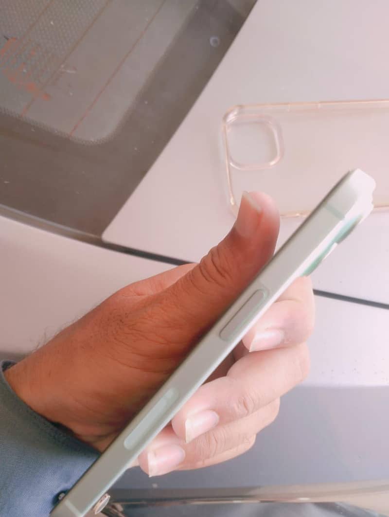 Apple iPhone 15 Pro 3