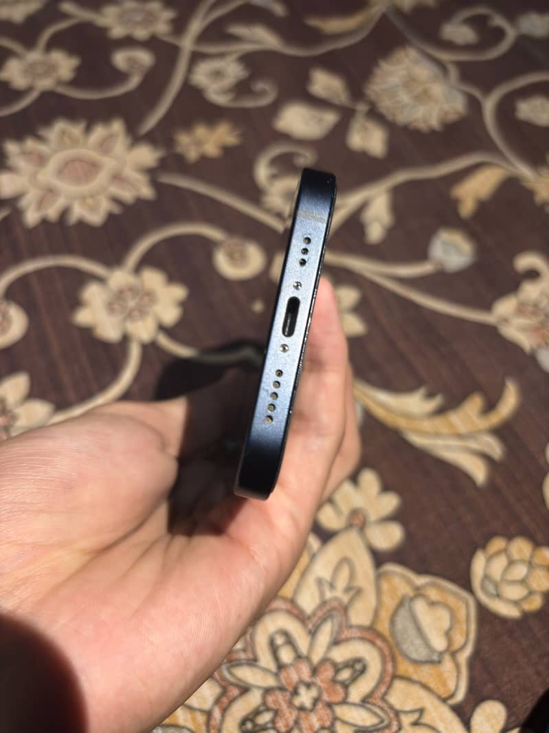 Iphone 12 4