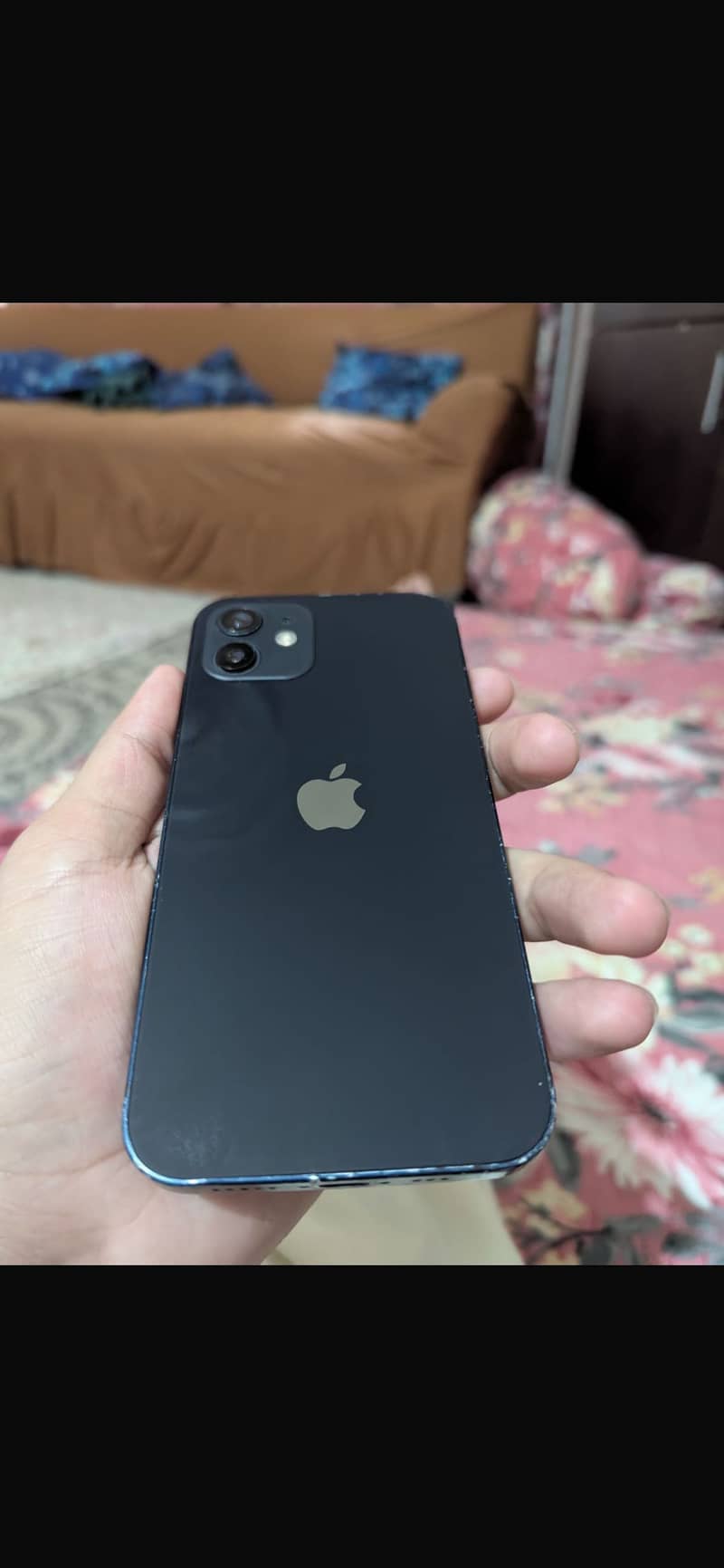 Apple iPhone 12 4