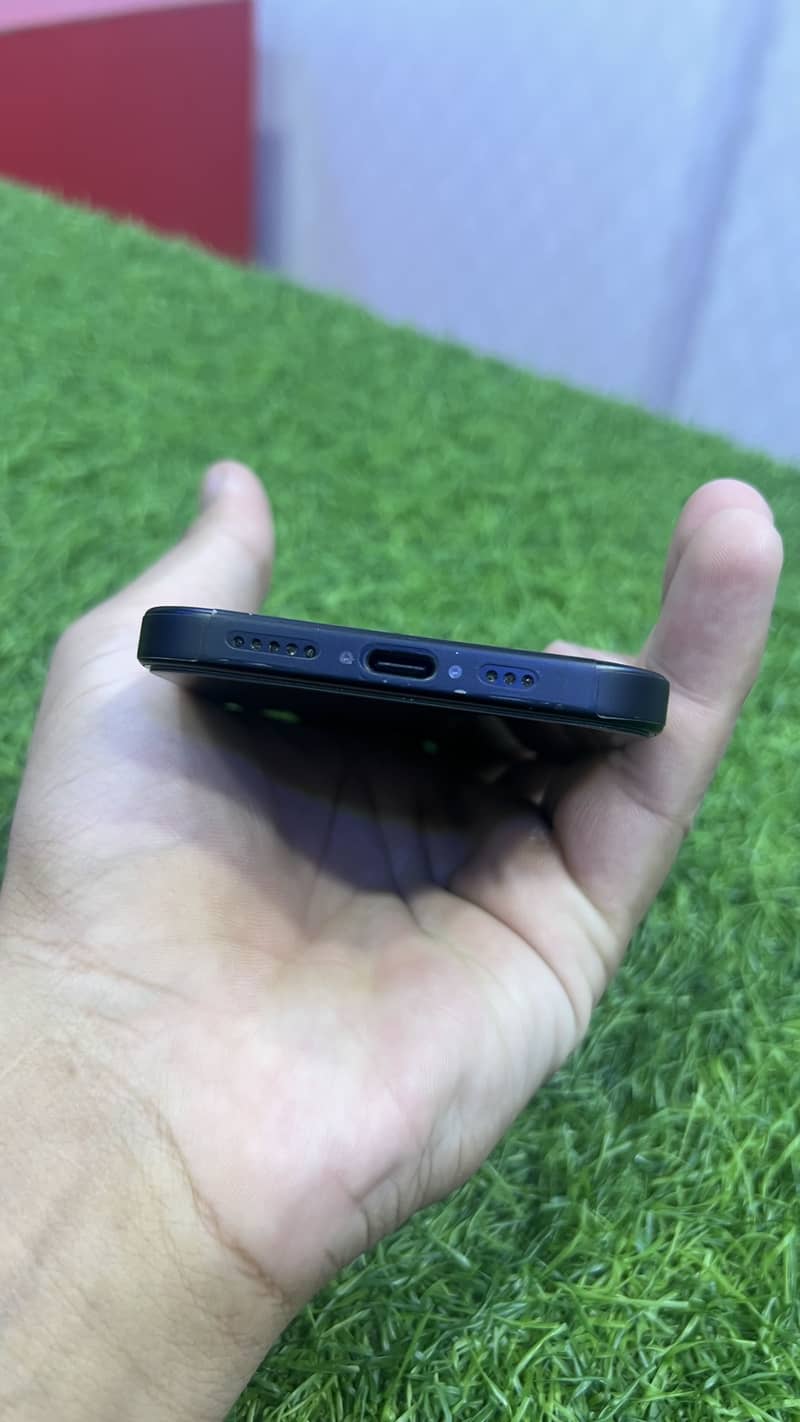 iPhone 16 2