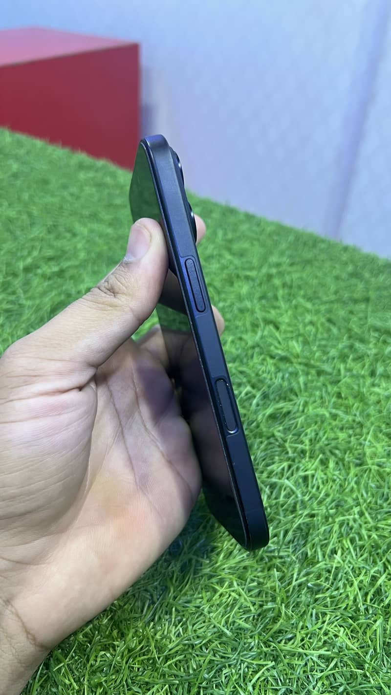 iPhone 16 5