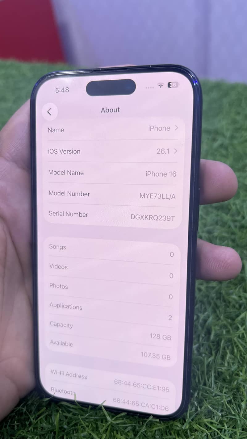 iPhone 16 6