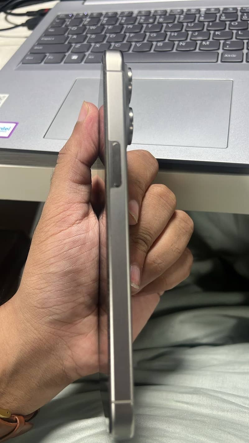 Apple iPhone 15 Pro Max 1